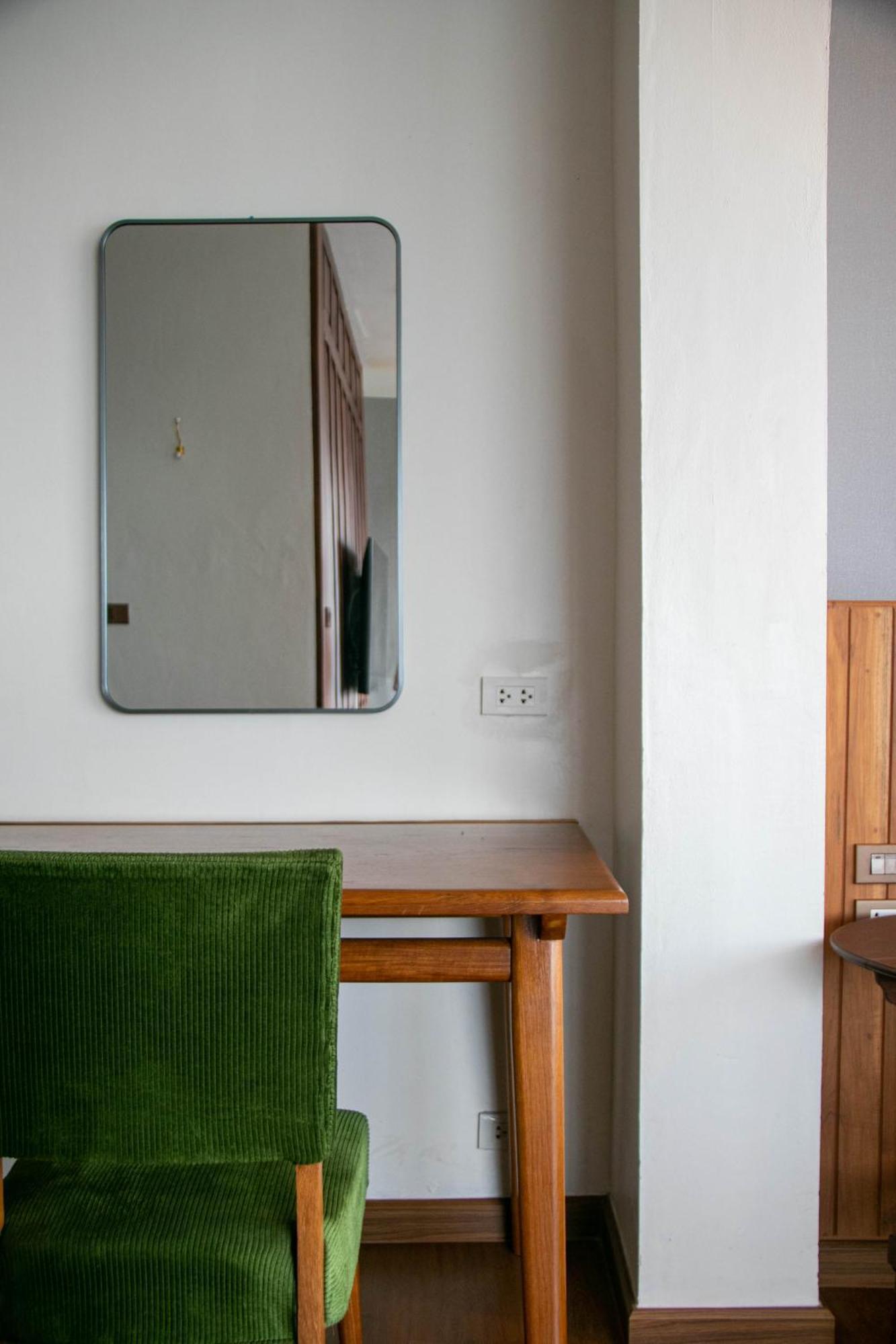 Lamphu Tree House Boutique Hotel Бангкок Экстерьер фото